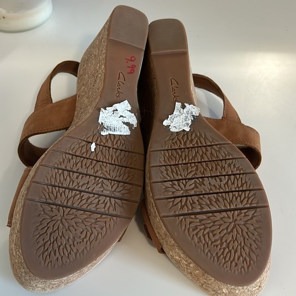 Clarks wedged sandal size 11M - Picture 4 of 4
